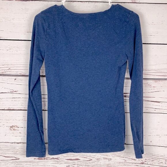 Forever 21 Blue V-Neck T-Shirt - Picture 2 of 2